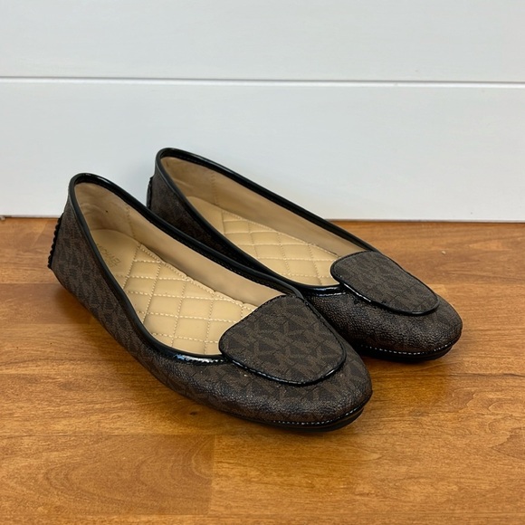 Michael Kors logo loafer ballet flats *missing logo buckle* women’s size 8.5 - Picture 1 of 9